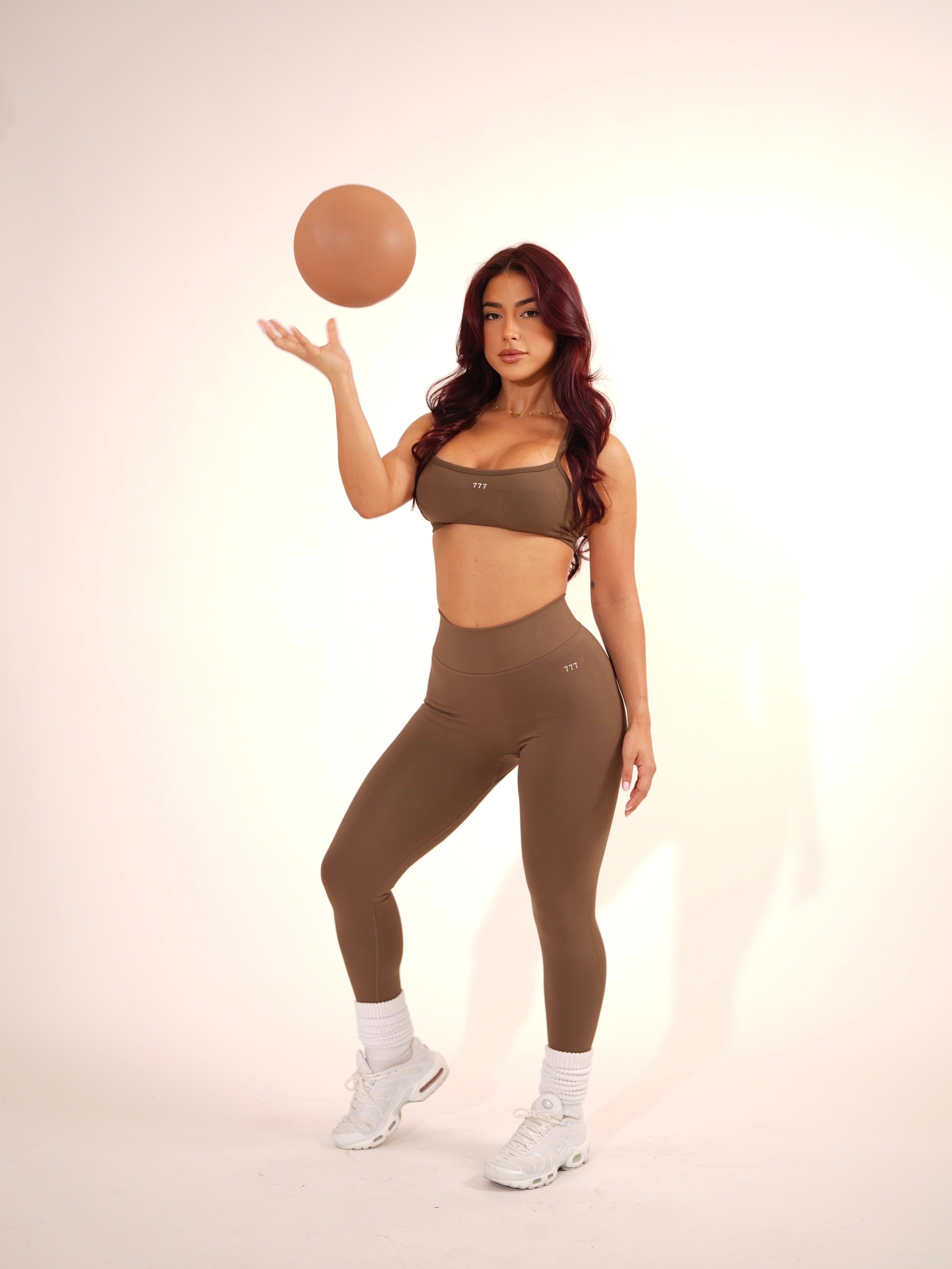 Aligned V-waist Set Brown